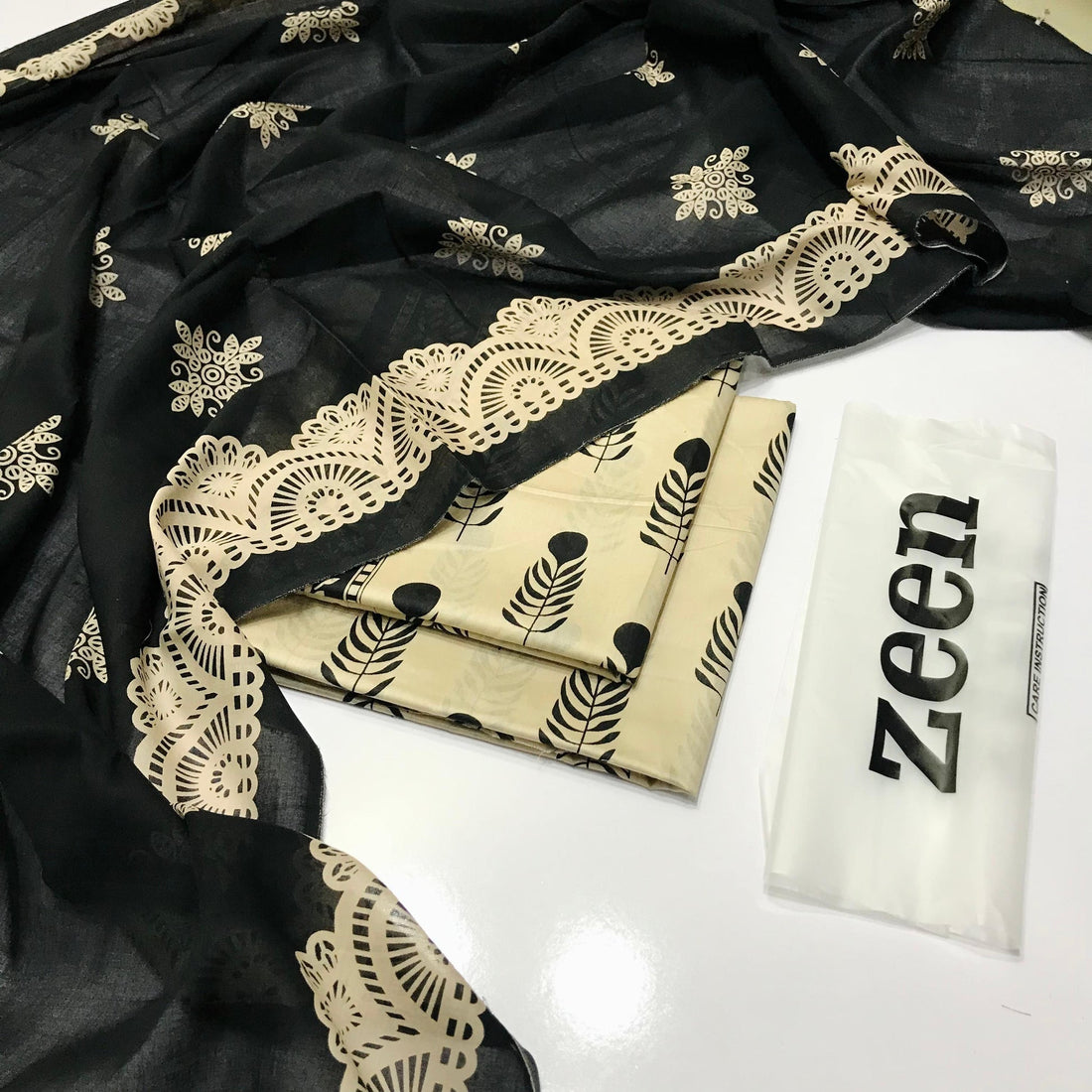 ZEEN DIGTIAL PRINT LAWN ORGINAL 3PC  ZN#01